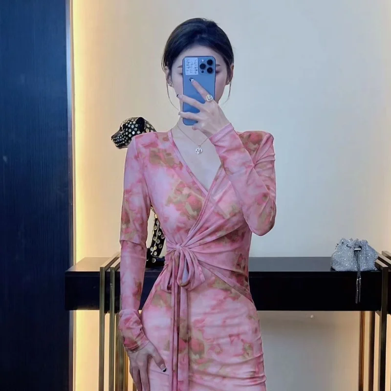 V Neck Floral Mesh Wrap Dress Long Sleeve Waist Tie Slim Fit Elegant Maxi Dress
V Neck Floral Mesh Wrap Dress Long Sleeve Waist Tie Slim Fit Elegant Maxi Dress