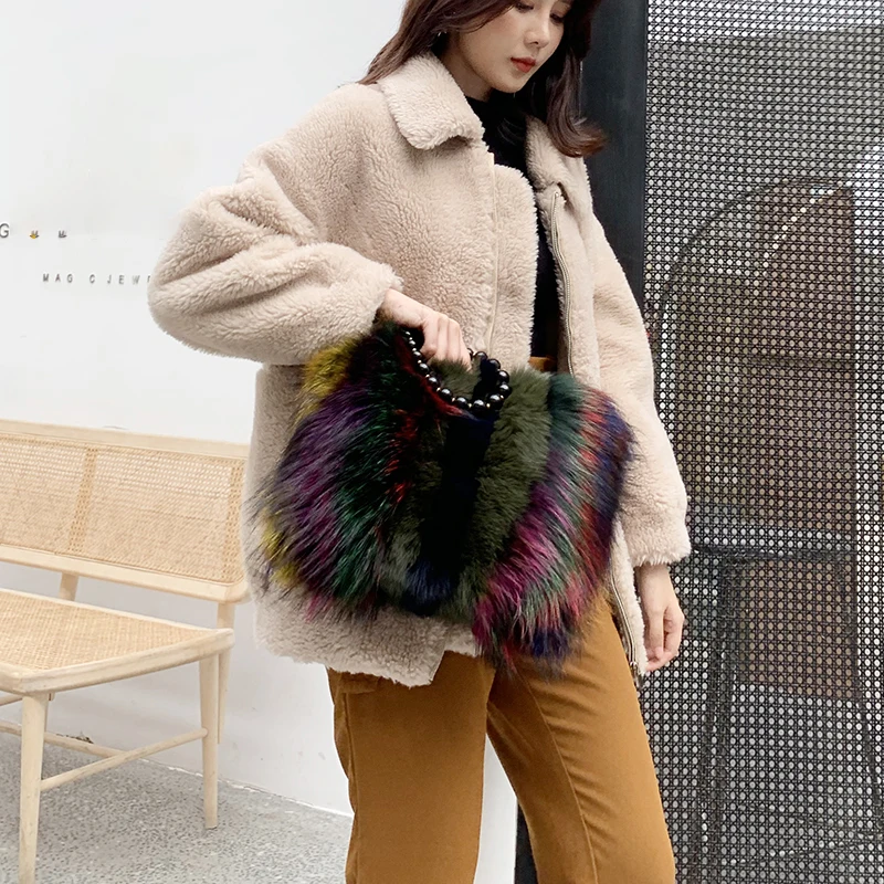 New casual fur women's bag crystal bead chain raccoon hair with fox hair handle single shoulder cross-body fur bag
New casual fur women's bag crystal bead chain raccoon hair with fox hair handle single shoulder cross-body fur bag