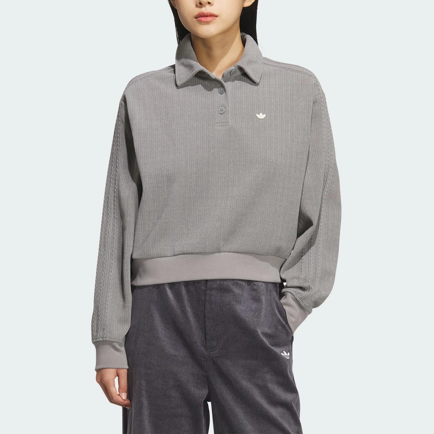 Женская спортивная рубашка-поло Adidas Originals Trefoil свободного кроя KS5981
Женская спортивная рубашка-поло Adidas Originals Trefoil свободного кроя KS5981