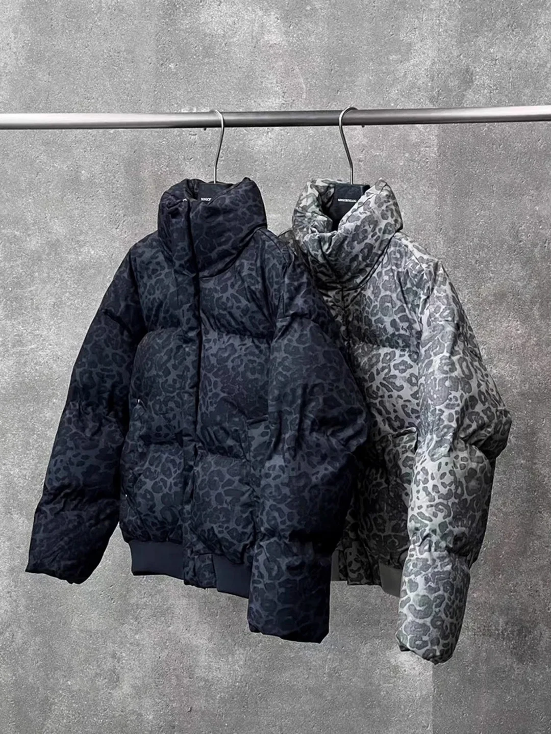 Мужская зимняя теплая утолщенная куртка-пуховик с капюшоном из хлопка и полиэстера, американский бренд, с длинными рукавами
Мужская зимняя теплая утолщенная куртка-пуховик с капюшоном из хлопка и полиэстера, американский бренд, с длинными рукавами