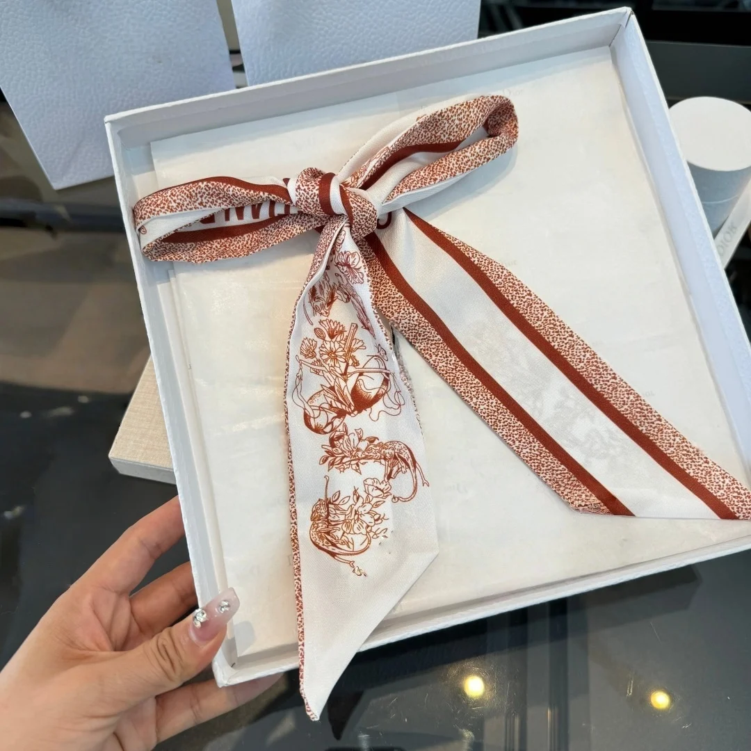 Luxury Double Layer Thin Scarf Floral Print Women Neck Scarf Decorative Hairband Ribbon Hairband Bag Wrapping Decoration Ribbon
Luxury Double Layer Thin Scarf Floral Print Women Neck Scarf Decorative Hairband Ribbon Hairband Bag Wrapping Decoration Ribbon
