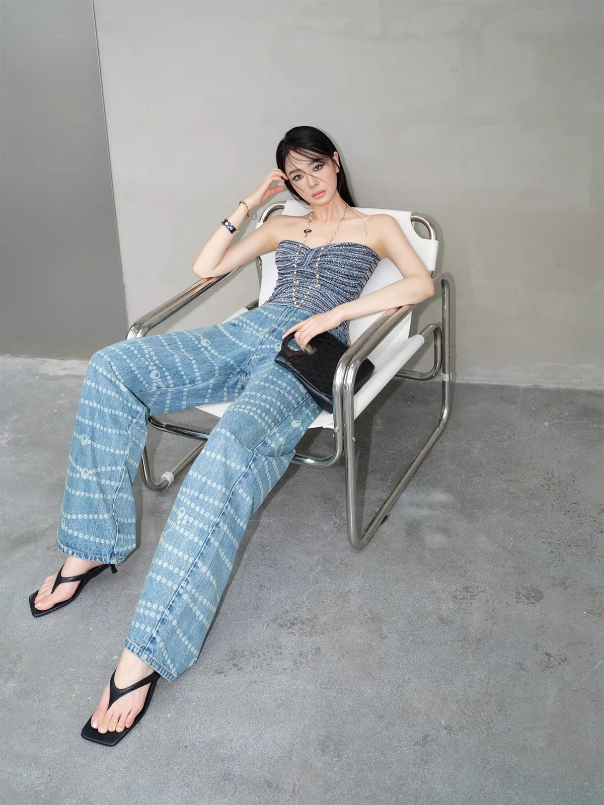 ZhouMiao High Waist Wide Leg Jeans Women's Glisten Bead Chain Floral Burning Denim Pants Casual Cotton Spring Summer
ZhouMiao High Waist Wide Leg Jeans Women's Glisten Bead Chain Floral Burning Denim Pants Casual Cotton Spring Summer