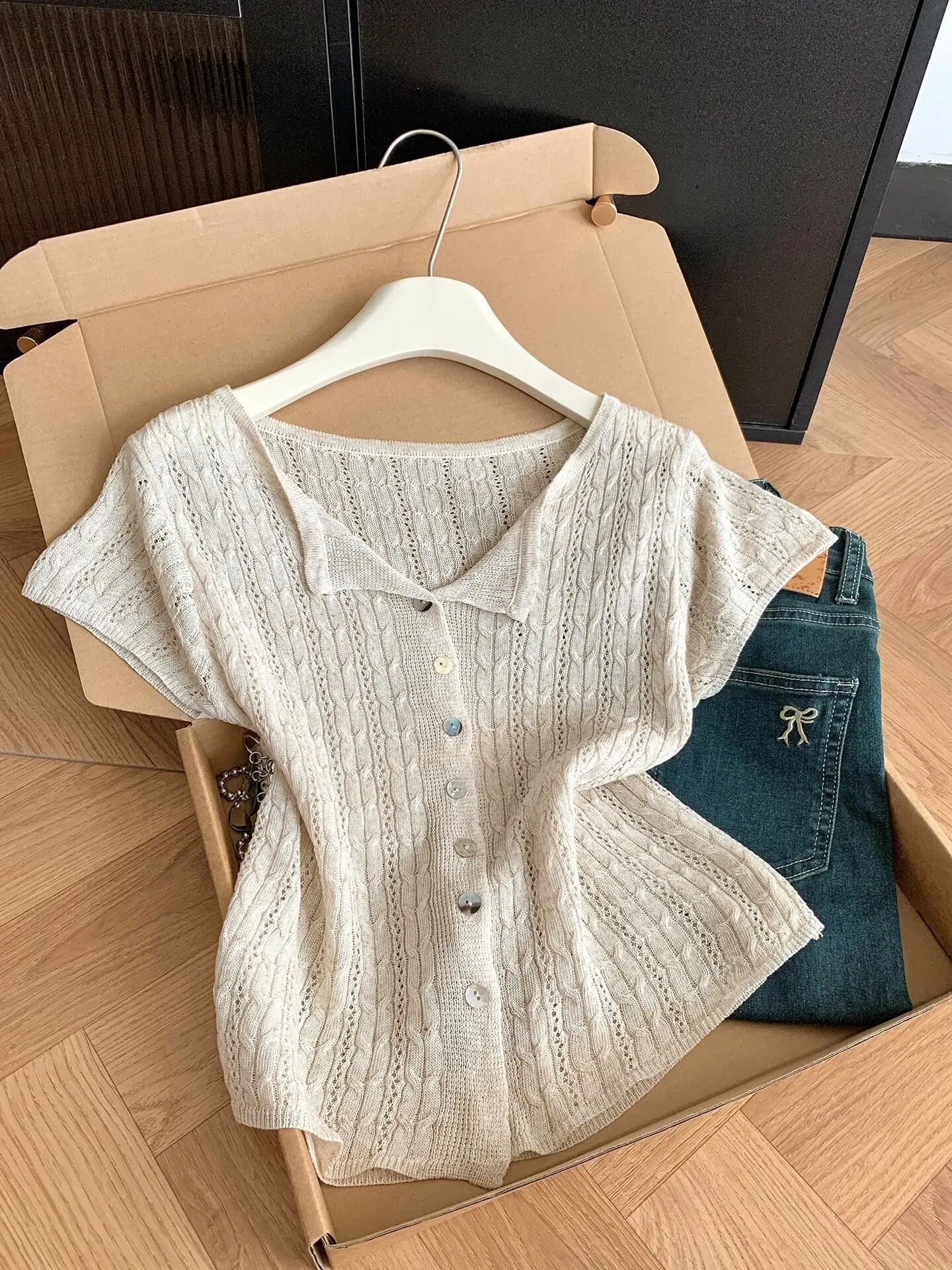 Casual Style Hollow out Short Sleeve Knitted Open Cardigan Women's Summer Thin Collar Design Versatile Commute Top
Casual Style Hollow out Short Sleeve Knitted Open Cardigan Women's Summer Thin Collar Design Versatile Commute Top