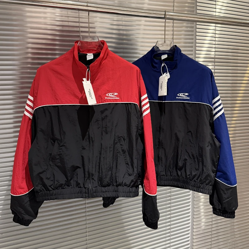 Куртка-ветровка Protocol Index с цветными полосами, светоотражающими элементами, застежкой-молнией и воротником-стойкой, водонепроницаемая.
Куртка-ветровка Protocol Index с цветными полосами, светоотражающими элементами, застежкой-молнией и воротником-стойкой, водонепроницаемая.