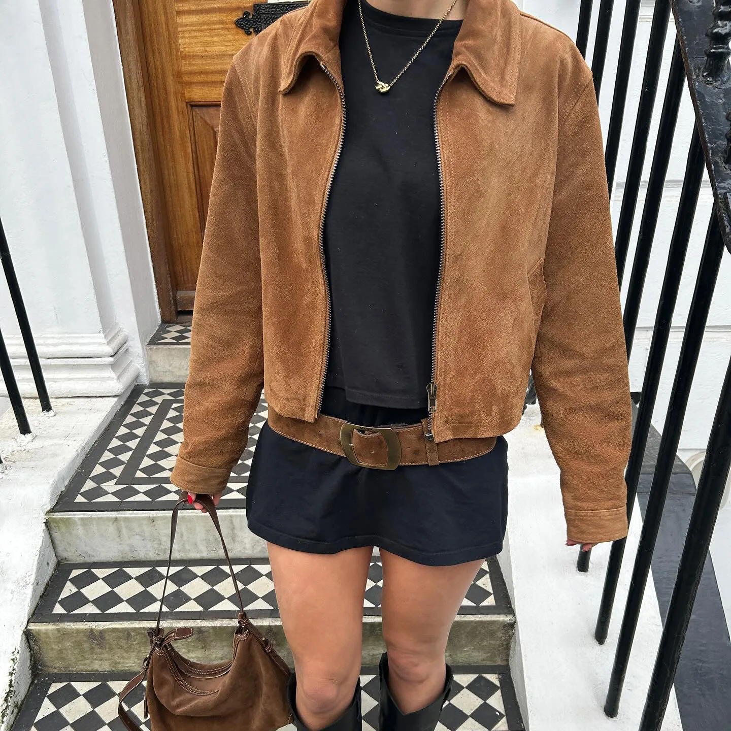 Женские куртки, однотонное короткое пальто, карман на молнии, отложной воротник, длинные рукава, легкая эластичная свободная посадка, повседневная уличная одежда, осень 2023 г.
Женские куртки, однотонное короткое пальто, карман на молнии, отложной воротник, длинные рукава, легкая эластичная свободная посадка, повседневная уличная одежда, осень 2023 г.