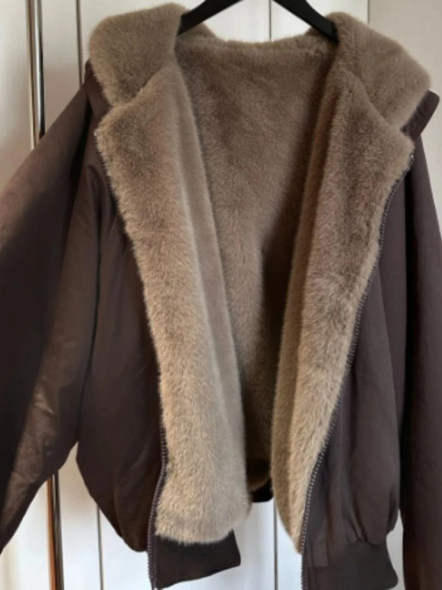 Waed Cotton Double-Sided Wearable Hooded Jaet Men's And Women's Sle Winter Retro Fce Lined Thiened Warm Coat
Waed Cotton Double-Sided Wearable Hooded Jaet Men's And Women's Sle Winter Retro Fce Lined Thiened Warm Coat