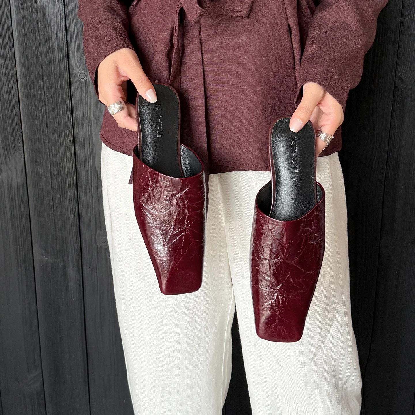 New Genuine Leather Cowhide Women Mules, Square Toe Slip-on Women Slippers,Fashion Flats Women Shoes
New Genuine Leather Cowhide Women Mules, Square Toe Slip-on Women Slippers,Fashion Flats Women Shoes