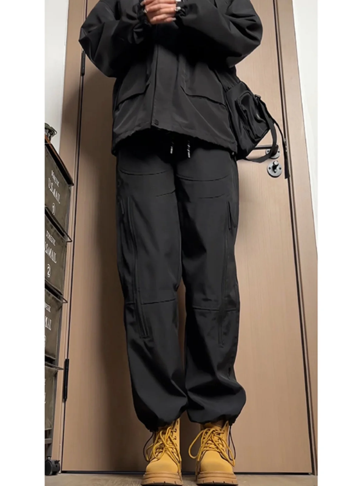 American Sle Men's Soft ell Waterproof Hiking Pants Autumn Winter Outdoor Workwear Trousers Side Zipper Casual Long Pants
American Sle Men's Soft ell Waterproof Hiking Pants Autumn Winter Outdoor Workwear Trousers Side Zipper Casual Long Pants