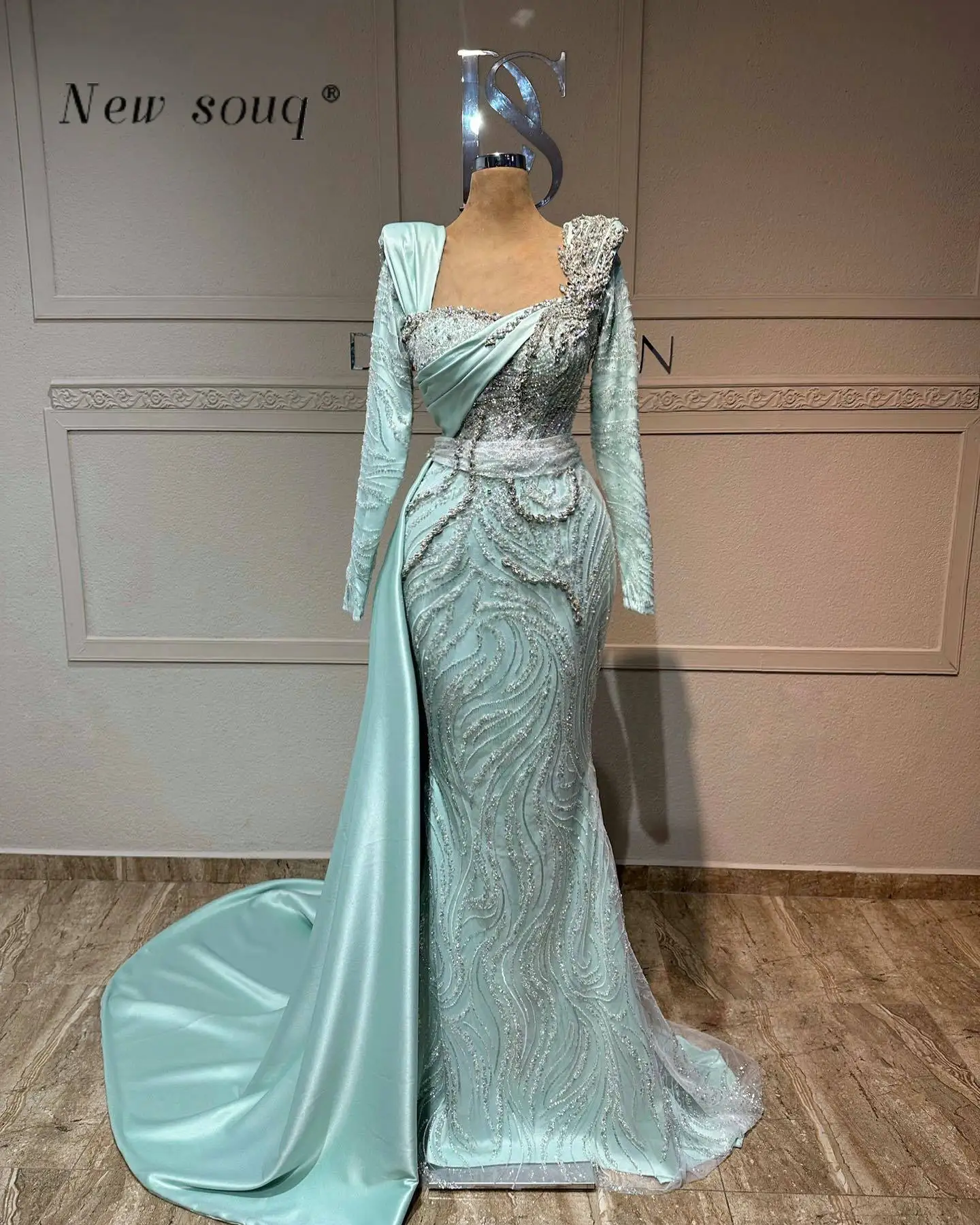 Islamic Long Sleeve Muslim Evening Dresses with Satin Tail Beaded Hijab Formal Party Gowns Arabic Dubai Women Robes De Soirée
Islamic Long Sleeve Muslim Evening Dresses with Satin Tail Beaded Hijab Formal Party Gowns Arabic Dubai Women Robes De Soirée