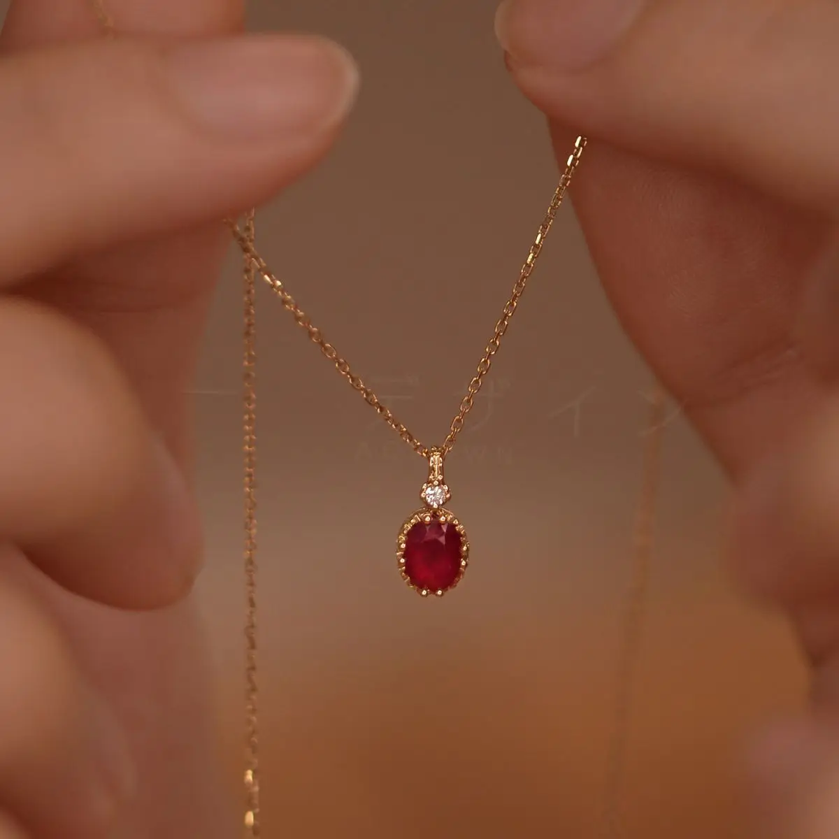ruby Gem Necklace Diamond Pendant Retro Niche Exquisite Hot Fashionable Versatile Simple
ruby Gem Necklace Diamond Pendant Retro Niche Exquisite Hot Fashionable Versatile Simple