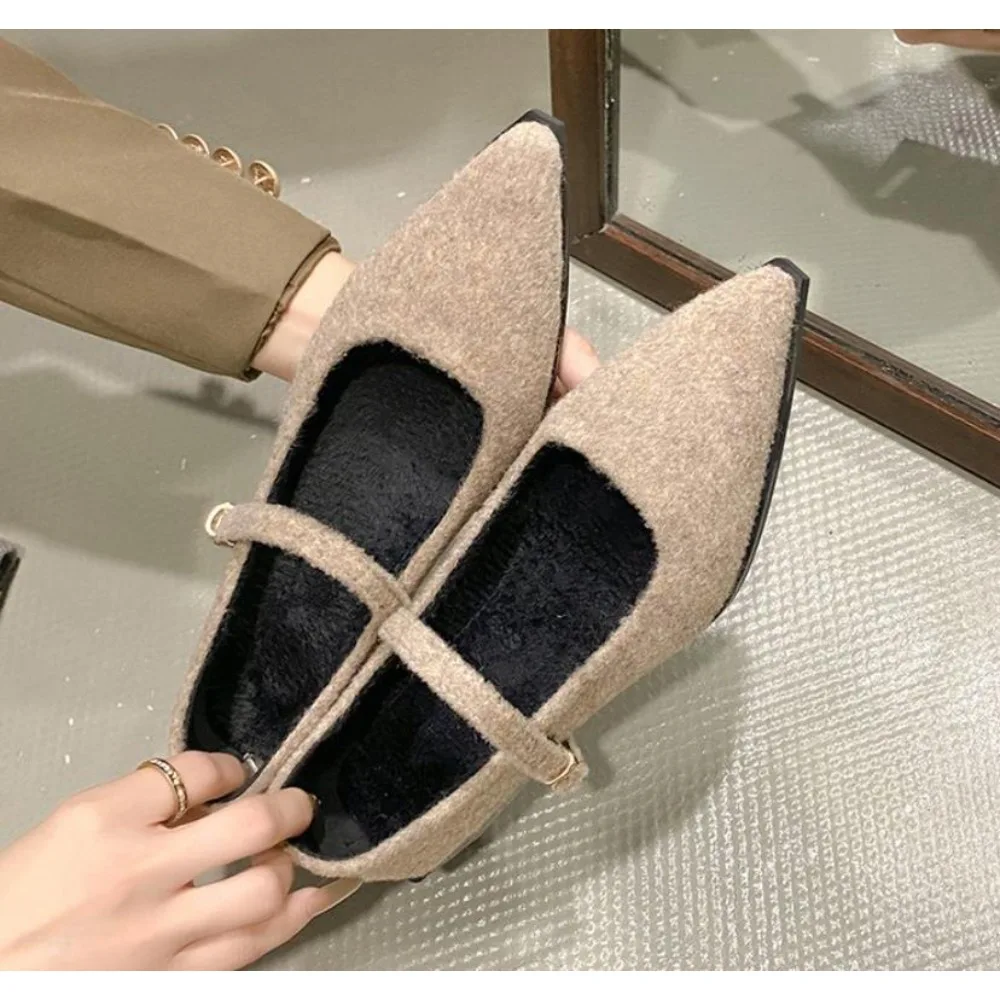 Designer Vintage Women Mary Jane Shoes Fashion Shallow Pointed Toe 2025 Spring Wedding Party Shoes
Designer Vintage Women Mary Jane Shoes Fashion Shallow Pointed Toe 2025 Spring Wedding Party Shoes