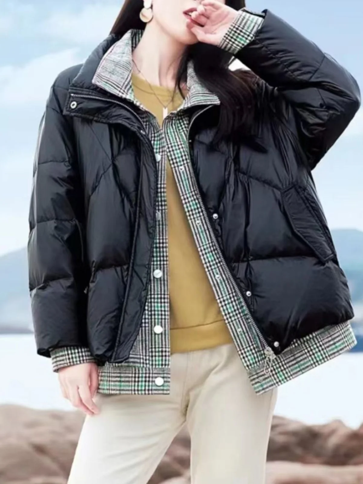 Белый ду пух, повседневная свободная женская куртка в клетку, модная теплая верхняя одежда в Корейском стиле, искусственная двухсекционная одежда для поездок на работу
Белый ду пух, повседневная свободная женская куртка в клетку, модная теплая верхняя одежда в Корейском стиле, искусственная двухсекционная одежда для поездок на работу