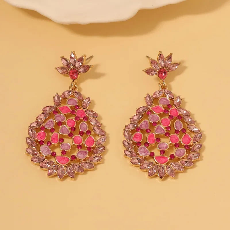 Модные новые серьги-подвески из сплава с цветочным узором, инкрустированные стразами, в стиле легкой роскоши, универсальные, с эффектом капли, полые
Модные новые серьги-подвески из сплава с цветочным узором, инкрустированные стразами, в стиле легкой роскоши, универсальные, с эффектом капли, полые