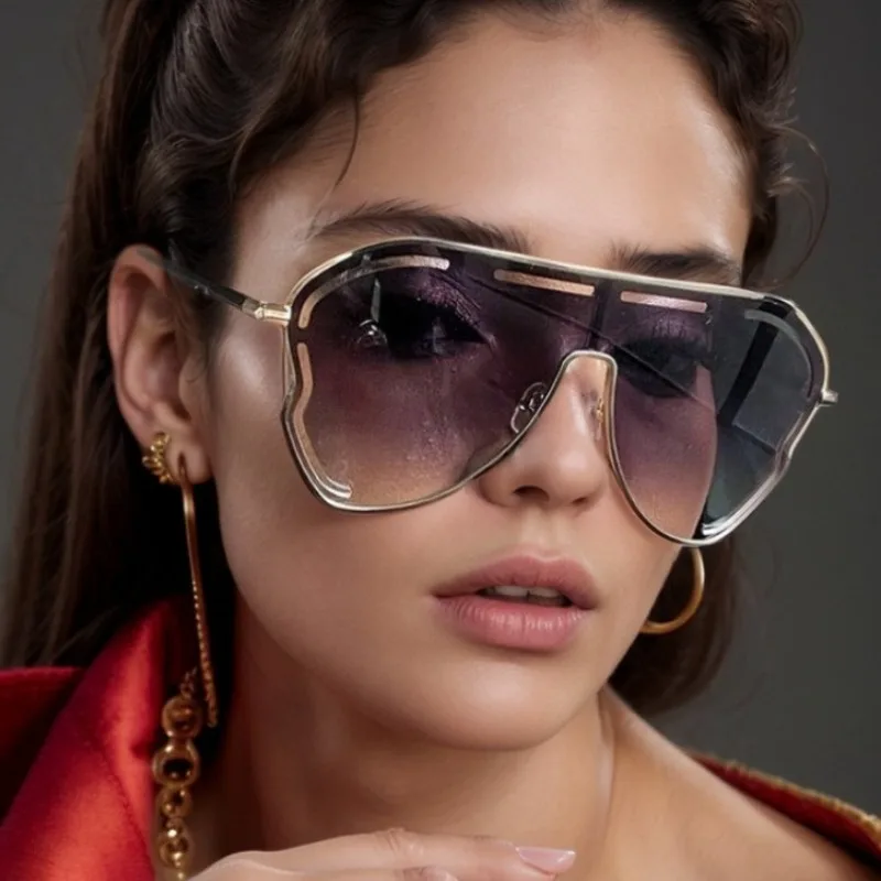 2026 Brand New Extra-Large Women's One-Piece Aviator Punk Sunglasses Large Frame Luxury Brand Retro Hollow Shades for WomenUV400
2026 Brand New Extra-Large Women's One-Piece Aviator Punk Sunglasses Large Frame Luxury Brand Retro Hollow Shades for WomenUV400