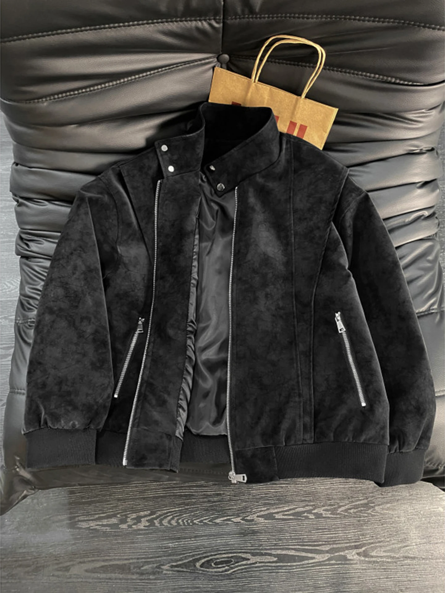 Мужская куртка-жилет из искусственной кожи в американском стиле, весна-осень, с воротником-стойкой, в стиле бейсбольной куртки, мотоциклетная, свободного кроя
Мужская куртка-жилет из искусственной кожи в американском стиле, весна-осень, с воротником-стойкой, в стиле бейсбольной куртки, мотоциклетная, свободного кроя