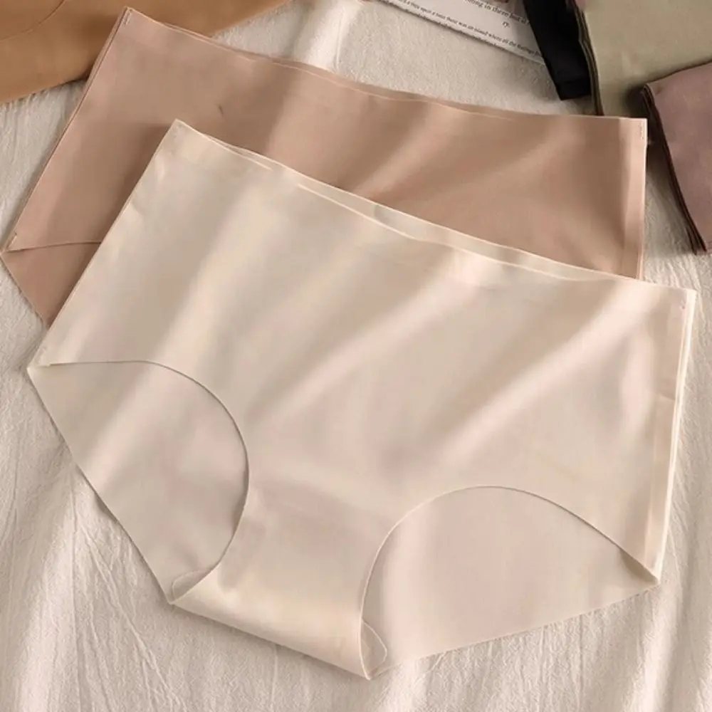 Cotton Crotch Women's Summer Ice Silk Panties Mid Waist Thin Simple Solid Yoga Triangle Panties Underpants Breathable
Cotton Crotch Women's Summer Ice Silk Panties Mid Waist Thin Simple Solid Yoga Triangle Panties Underpants Breathable