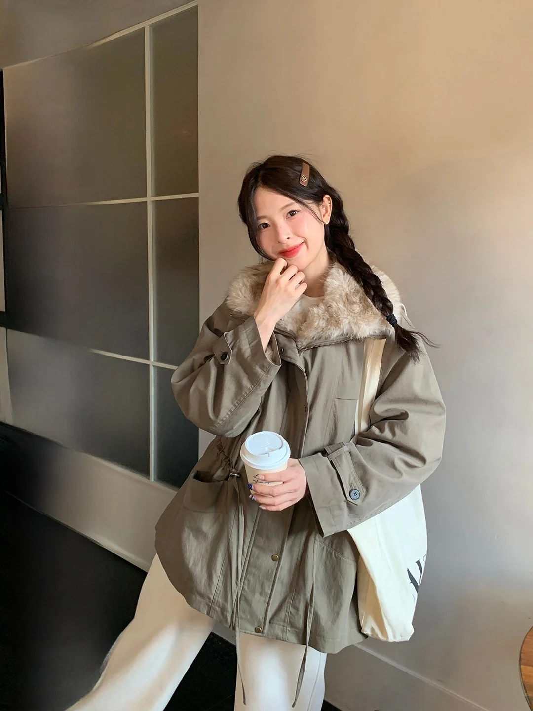 Женская свободная теплая куртка в стиле ретро, повседневная рабочая одежда, корейский стиль, толстый хлопок, нейлон, удлиненный рукав, зимняя
Женская свободная теплая куртка в стиле ретро, повседневная рабочая одежда, корейский стиль, толстый хлопок, нейлон, удлиненный рукав, зимняя