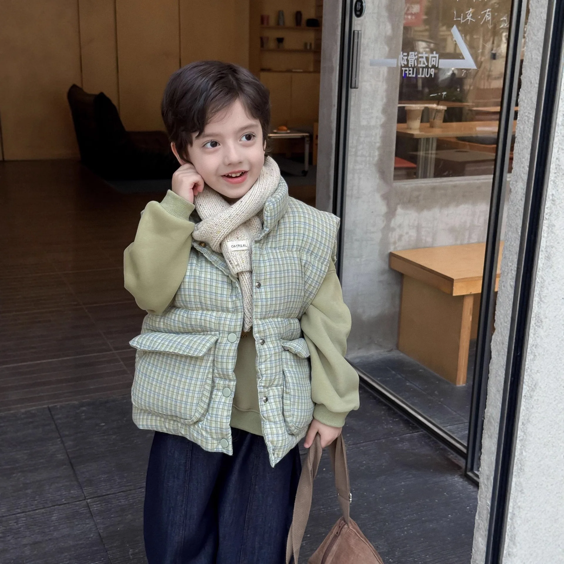 2025 зимний детский жилет для маленьких мальчиков, утепленный клетчатый жилет для маленьких мальчиков, повседневный жилет без рукавов для детей от 1 до 8 лет, парки для мальчиков, жилет
2025 зимний детский жилет для маленьких мальчиков, утепленный клетчатый жилет для маленьких мальчиков, повседневный жилет без рукавов для детей от 1 до 8 лет, парки для мальчиков, жилет