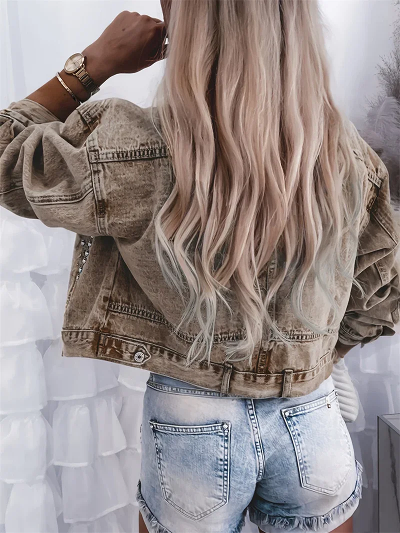 Новая джинсовая куртка с заклепками, женская модная повседневная уличная одежда, однобортный кардиган с лацканами и длинными рукавами, короткое цветное пальто
Новая джинсовая куртка с заклепками, женская модная повседневная уличная одежда, однобортный кардиган с лацканами и длинными рукавами, короткое цветное пальто