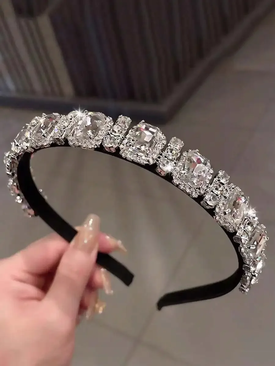 Elegant Rhinestone Square Hair Hoop Headband For Women Parties Bridal Daily Wear
Elegant Rhinestone Square Hair Hoop Headband For Women Parties Bridal Daily Wear
