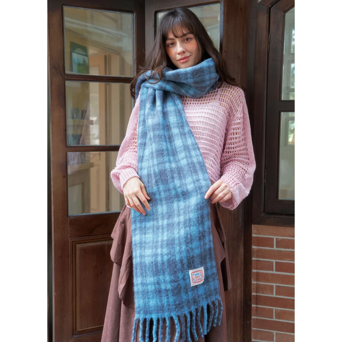 Новый стиль 2025 года с женским шарфом в клетку из 20% новозеландской шерсти, обязательный ветрозащитный плюшевый клетчатый шарф для зимней атмосферной шалью
Новый стиль 2025 года с женским шарфом в клетку из 20% новозеландской шерсти, обязательный ветрозащитный плюшевый клетчатый шарф для зимней атмосферной шалью