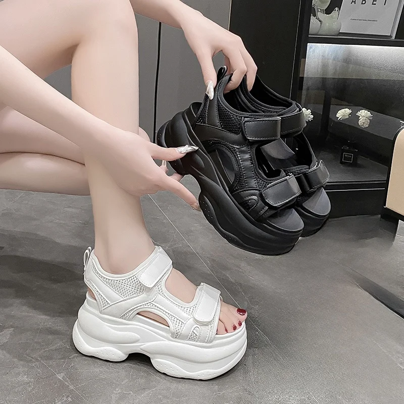 Женские летние новые дышащие спортивные сандалии Sports oes Roman Sle с низким верхом и клеем Sti на платформе, корейские модные сандалии
Женские летние новые дышащие спортивные сандалии Sports oes Roman Sle с низким верхом и клеем Sti на платформе, корейские модные сандалии
