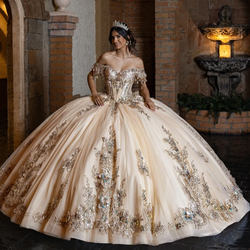 Блестящие платья Quinceanera цвета шампанского, бальное платье с открытыми плечами, аппликация, кружево, бисер, кристаллы, милое платье 16, Vestidos 15 De Anos
Блестящие платья Quinceanera цвета шампанского, бальное платье с открытыми плечами, аппликация, кружево, бисер, кристаллы, милое платье 16, Vestidos 15 De Anos