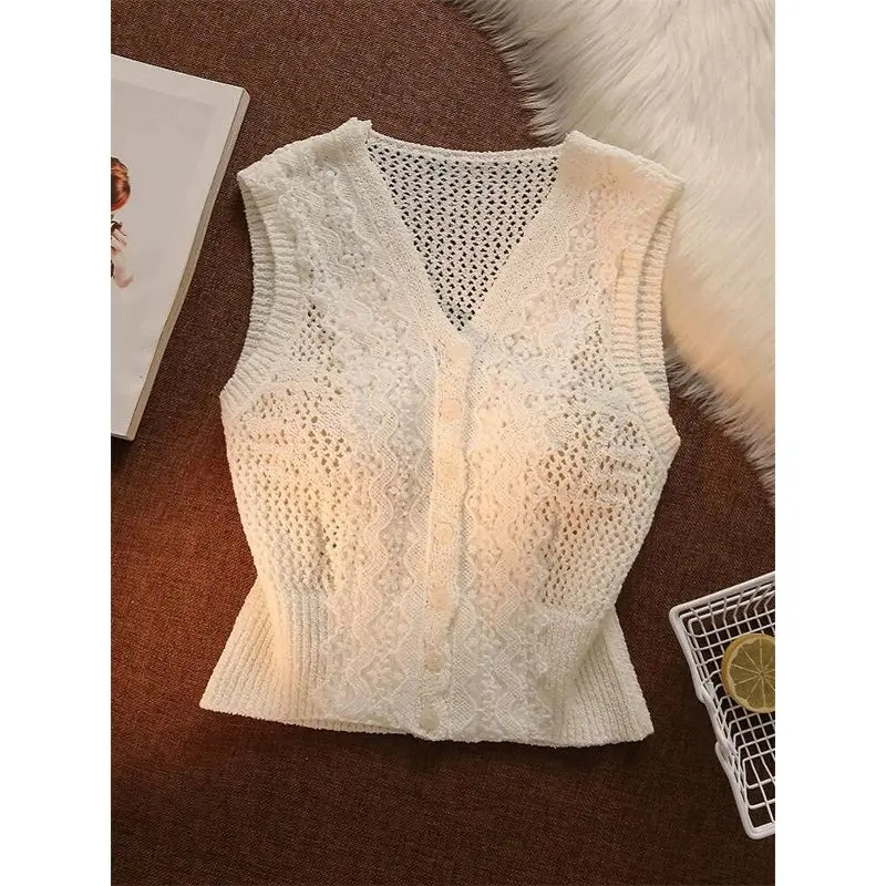 French Style Sleeveless Tweed Knit Vest for Women Summer New Fashion Slim Fit Hollow Out Lace Trim Cropped Outerwear Top Trendy
French Style Sleeveless Tweed Knit Vest for Women Summer New Fashion Slim Fit Hollow Out Lace Trim Cropped Outerwear Top Trendy