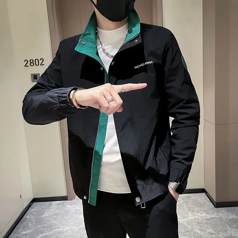  Дышащая однотонная куртка-карго для мужчин, осень-зима 202, облегающий дизайн с воротником-стойкой
Дышащая однотонная куртка-карго для мужчин, осень-зима 202, облегающий дизайн с воротником-стойкой 