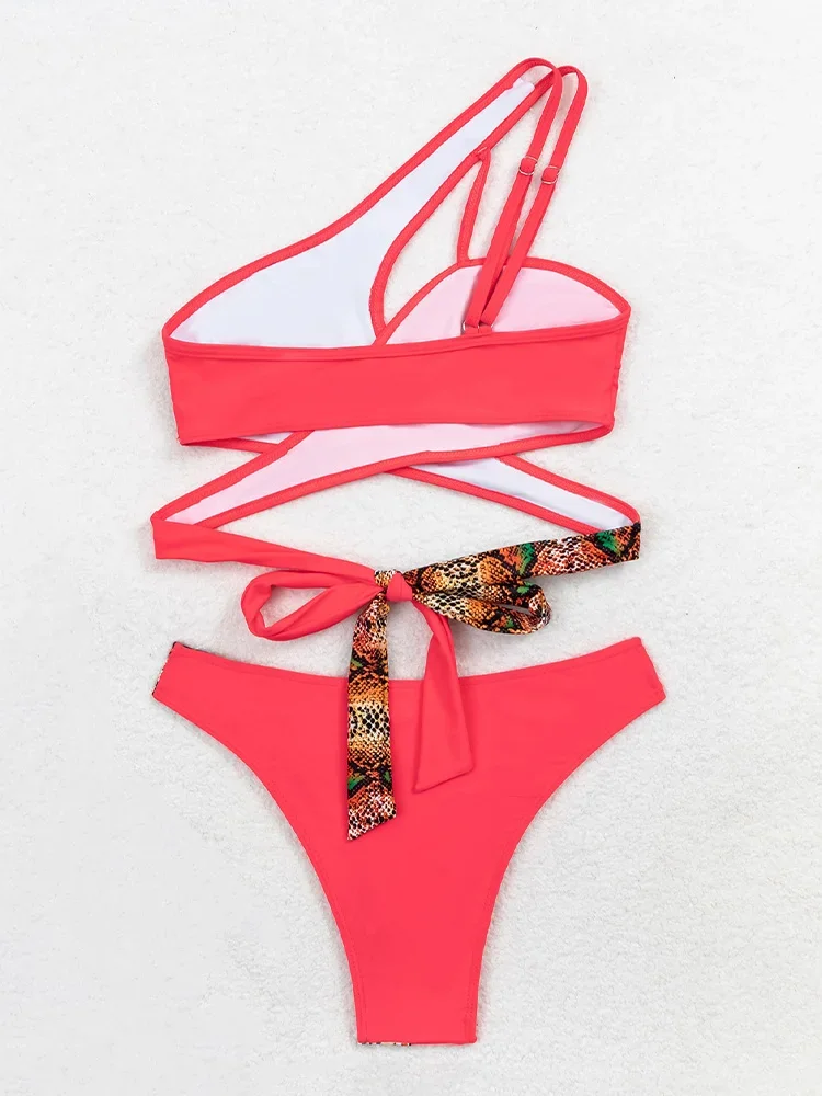 UETEEY 2025 New Summer Swimwear Bikinis Set Sexy Snake Print Bikini 2 Piece Set for Women Split Swimsuit Beach Backless Bikini
UETEEY 2025 New Summer Swimwear Bikinis Set Sexy Snake Print Bikini 2 Piece Set for Women Split Swimsuit Beach Backless Bikini