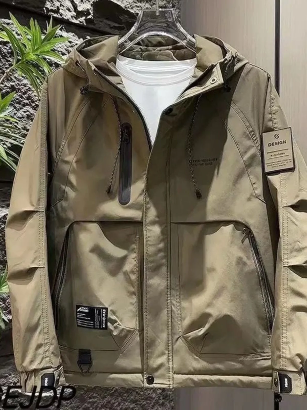 Модная мужская хлопковая куртка-ветровка New Sle Workwear с капюшоном, свободного кроя, молодежная, в стиле Tagl Design
Модная мужская хлопковая куртка-ветровка New Sle Workwear с капюшоном, свободного кроя, молодежная, в стиле Tagl Design