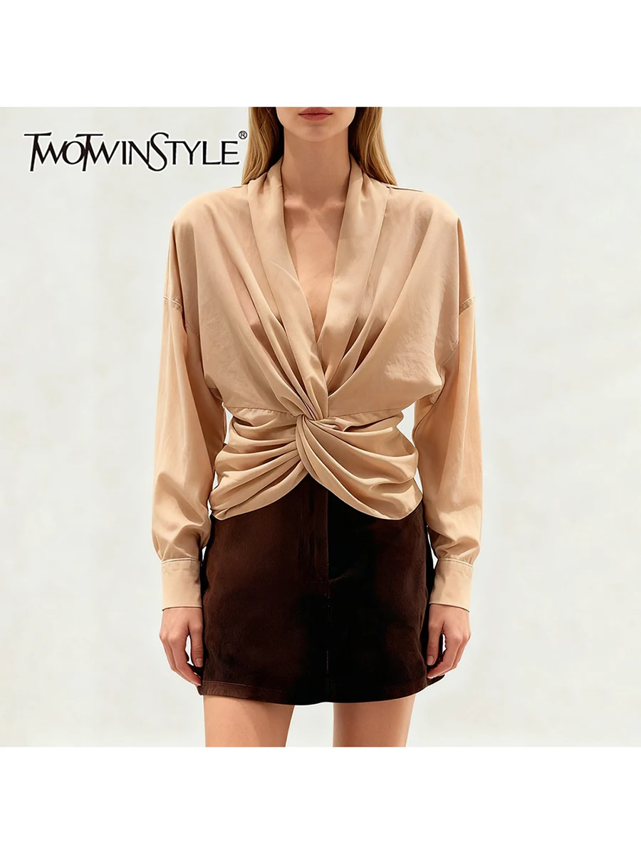 TWOTWINSTYLE утягивающие блузки со складками для женщин, туника с v-образным вырезом и длинными рукавами, модная короткая блузка, женская одежда
TWOTWINSTYLE утягивающие блузки со складками для женщин, туника с v-образным вырезом и длинными рукавами, модная короткая блузка, женская одежда