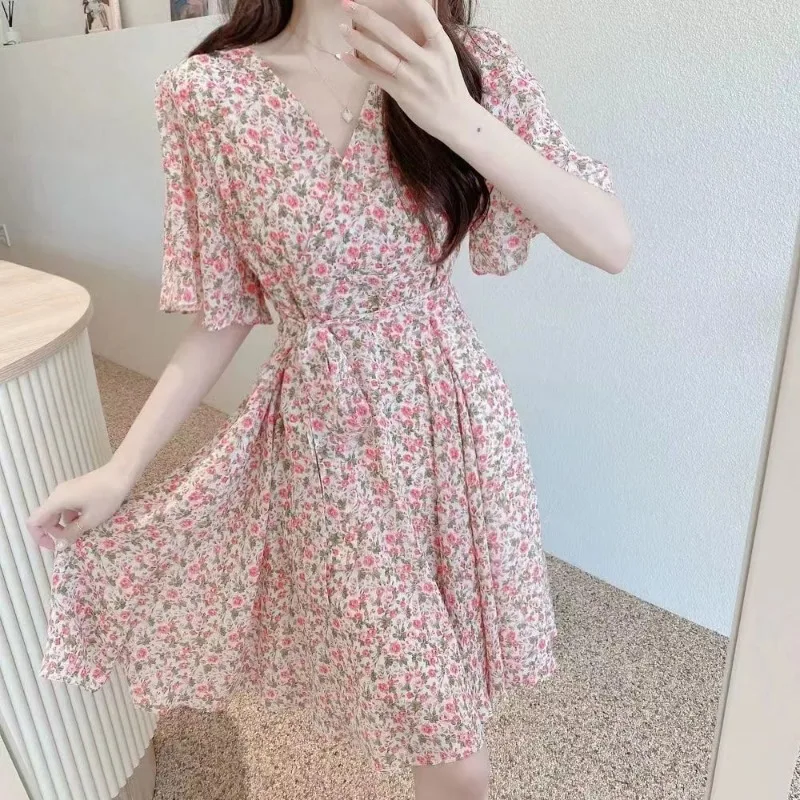 women clothes Summer Fashion elegant Simplicity V-neck printing dresses women's sweet temperament short sleeve A-line skirt
women clothes Summer Fashion elegant Simplicity V-neck printing dresses women's sweet temperament short sleeve A-line skirt