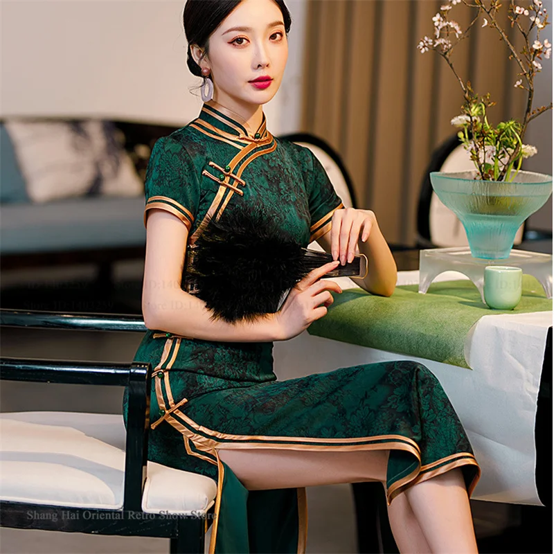 Traditional Chinese Long Cheongsam Plus Size Print Flower Chinese Dress Sexy Slim Split Qipao Novelty Party Evening Party Dress
Traditional Chinese Long Cheongsam Plus Size Print Flower Chinese Dress Sexy Slim Split Qipao Novelty Party Evening Party Dress