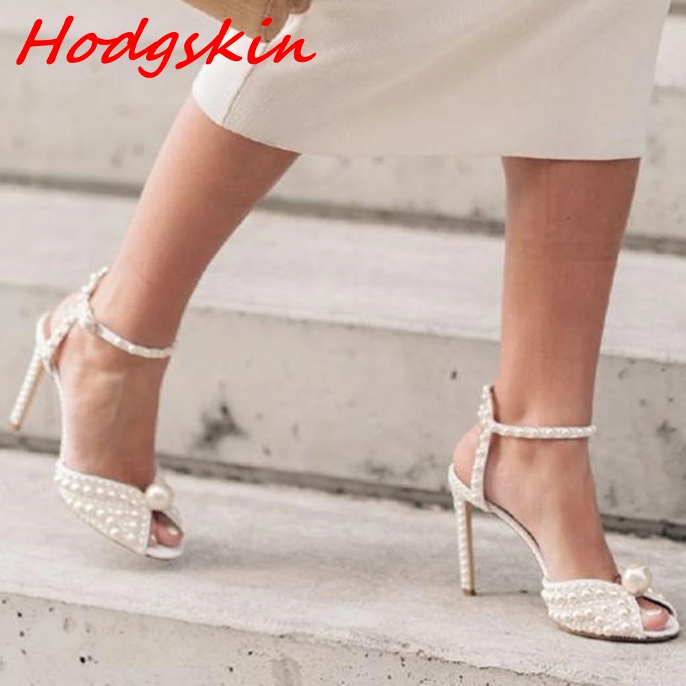 White Wedding Women Sandals Peep Toe Pearl Ankle Buckle High Stiletto Heels 2024 New Arrivals Summer Elegant Fashion Sandals
White Wedding Women Sandals Peep Toe Pearl Ankle Buckle High Stiletto Heels 2024 New Arrivals Summer Elegant Fashion Sandals