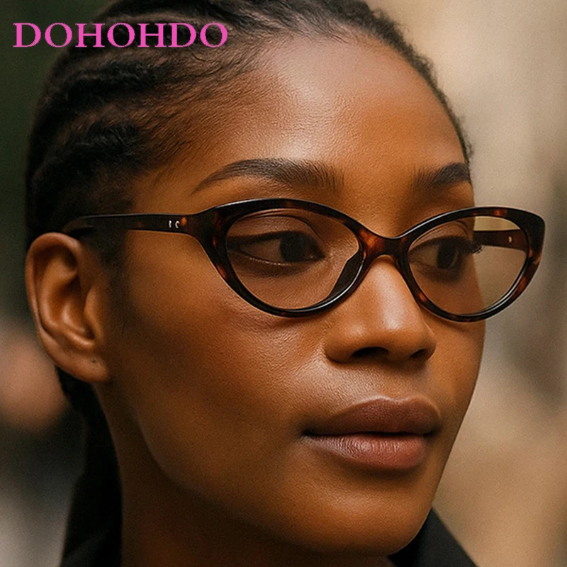 Retro Small Cat Eye Rice Nail Women's Sunglasses 2025 Luxury Designer Men Classic Shades Outdoor Travel Ladies Sunglasses UV400
Retro Small Cat Eye Rice Nail Women's Sunglasses 2025 Luxury Designer Men Classic Shades Outdoor Travel Ladies Sunglasses UV400