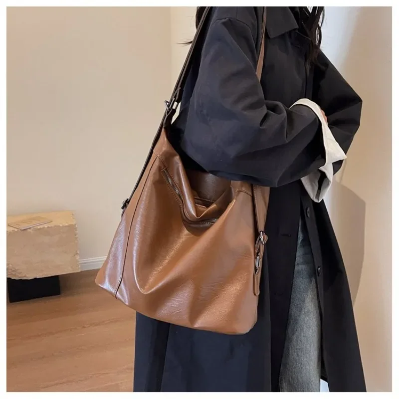 Luxury Brand Stylish Casual Leather Diaper Bags For Women Designer Elegant Large Capacity Minimalist Shoulder Messenger Bag
Luxury Brand Stylish Casual Leather Diaper Bags For Women Designer Elegant Large Capacity Minimalist Shoulder Messenger Bag