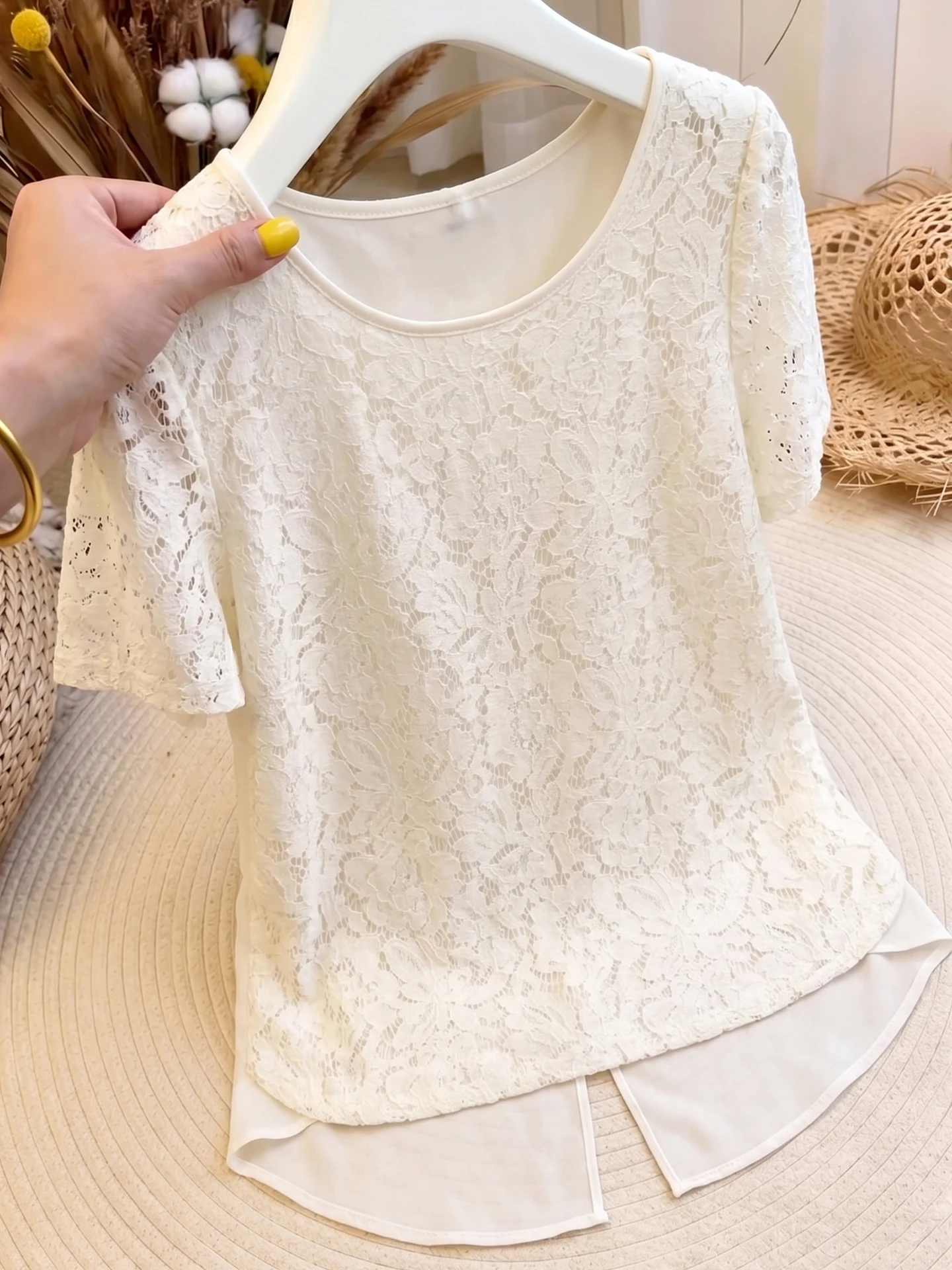 Summer Lace Splice Design Trendy Commute Women's Short Sleeve T-Shirt Fashionable Slimming Korean Style Loose Fit round Neck
Summer Lace Splice Design Trendy Commute Women's Short Sleeve T-Shirt Fashionable Slimming Korean Style Loose Fit round Neck
