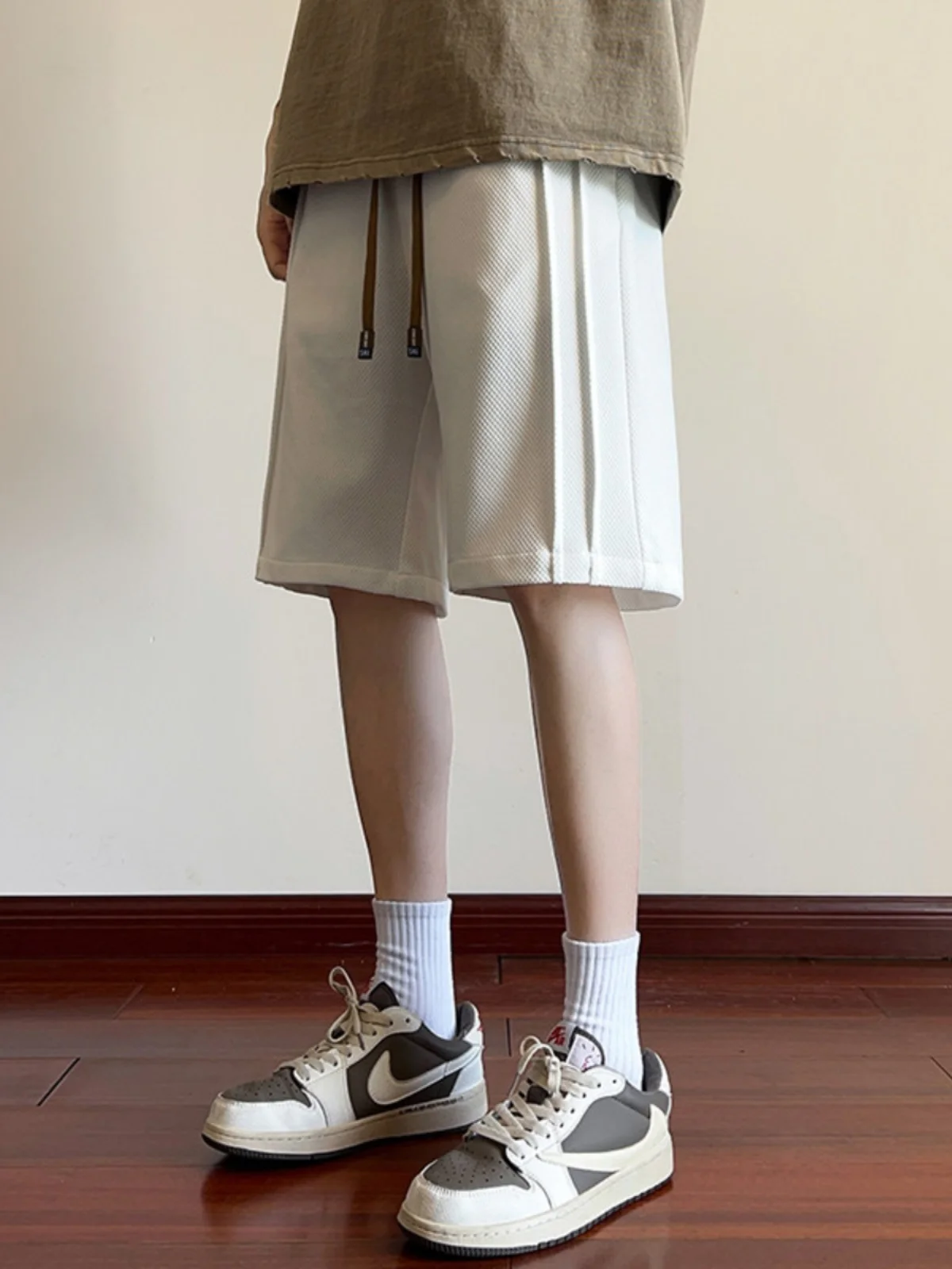 Loose Fit Men's orts Casual Spor Summer 2024 Trendy Brand Breathable Thin Material Youthful Sle Straight Leg Five-Quart...
Loose Fit Men's orts Casual Spor Summer 2024 Trendy Brand Breathable Thin Material Youthful Sle Straight Leg Five-Quart...