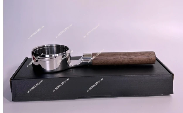 Flat Bottomless Coffee Handle Suitable for E61 Hot Mom Black Walnut Weight 400G
Flat Bottomless Coffee Handle Suitable for E61 Hot Mom Black Walnut Weight 400G