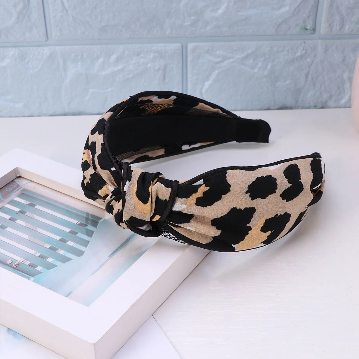 3Pcs Leopard Print Hair Hoop Fashion Wide Cross Knot Headband for Women Girls Party Daily Hair Accessories Wide Headband
3Pcs Leopard Print Hair Hoop Fashion Wide Cross Knot Headband for Women Girls Party Daily Hair Accessories Wide Headband