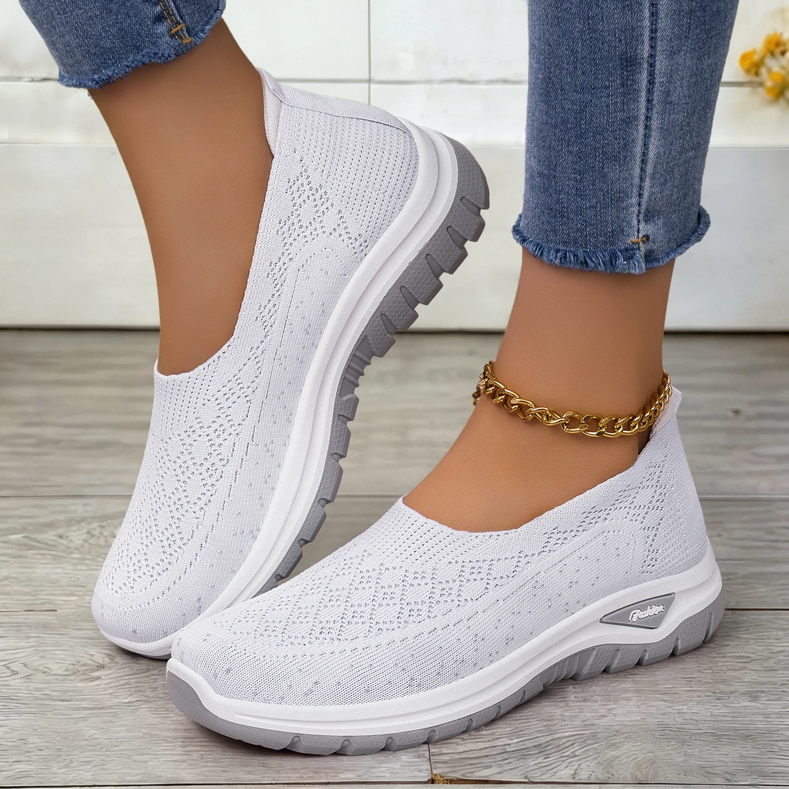 Women's Breathable Mesh Slip-On Lightweight Soft Sole Casual Mom Shoes Versatile Summer Outdoor Daily Comfort Walking Flat Shoes
Women's Breathable Mesh Slip-On Lightweight Soft Sole Casual Mom Shoes Versatile Summer Outdoor Daily Comfort Walking Flat Shoes