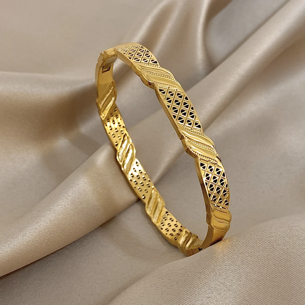 New Waterproof Stainless Steel Round Wide Bracelet Bangle for Women Creative Gold Color Irregular Spring Opening Bangle Jewelry
New Waterproof Stainless Steel Round Wide Bracelet Bangle for Women Creative Gold Color Irregular Spring Opening Bangle Jewelry