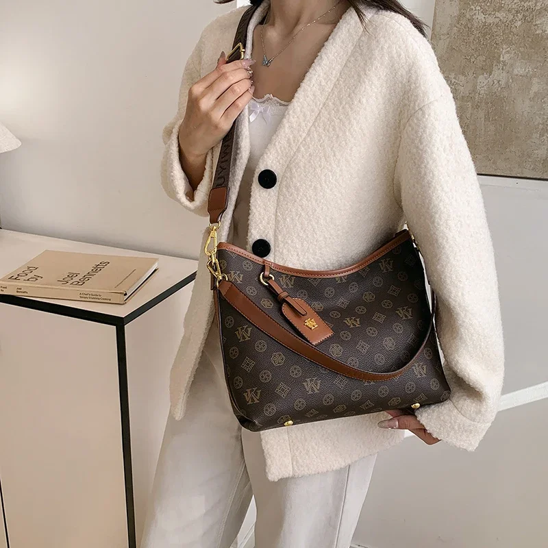 Fashionable Elegant Diaper Bags For Women Minimalist Leather Handbag Classic Vintage Large Capacity Luxury Designer
Fashionable Elegant Diaper Bags For Women Minimalist Leather Handbag Classic Vintage Large Capacity Luxury Designer