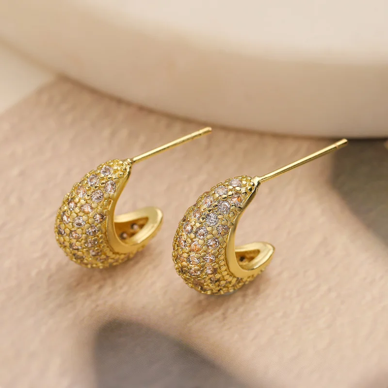 Fashionable Light Luxury Zircon Geometric Earrings for Women Mini Exquisite Copper Plated 18K Gold Personality Versatile Earring
Fashionable Light Luxury Zircon Geometric Earrings for Women Mini Exquisite Copper Plated 18K Gold Personality Versatile Earring