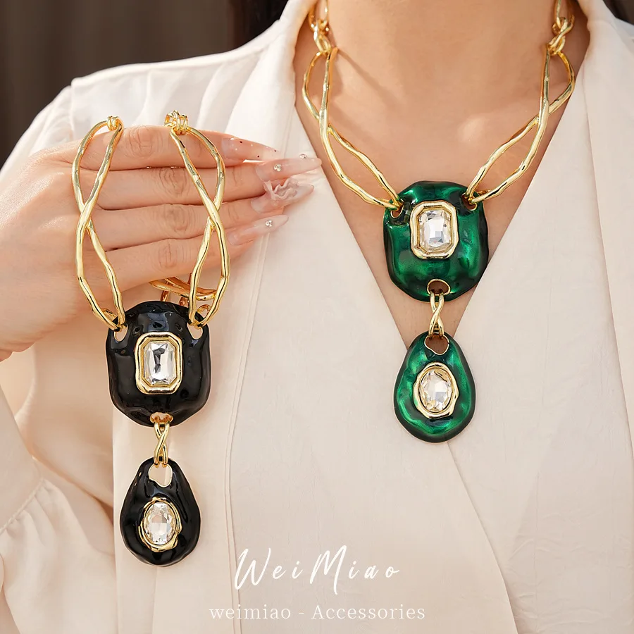 Exaggerated Enamel Crystal Gem Pendant Necklace Women's Heavy Work Metal Style Green Sapphire Jewelry Collar
Exaggerated Enamel Crystal Gem Pendant Necklace Women's Heavy Work Metal Style Green Sapphire Jewelry Collar