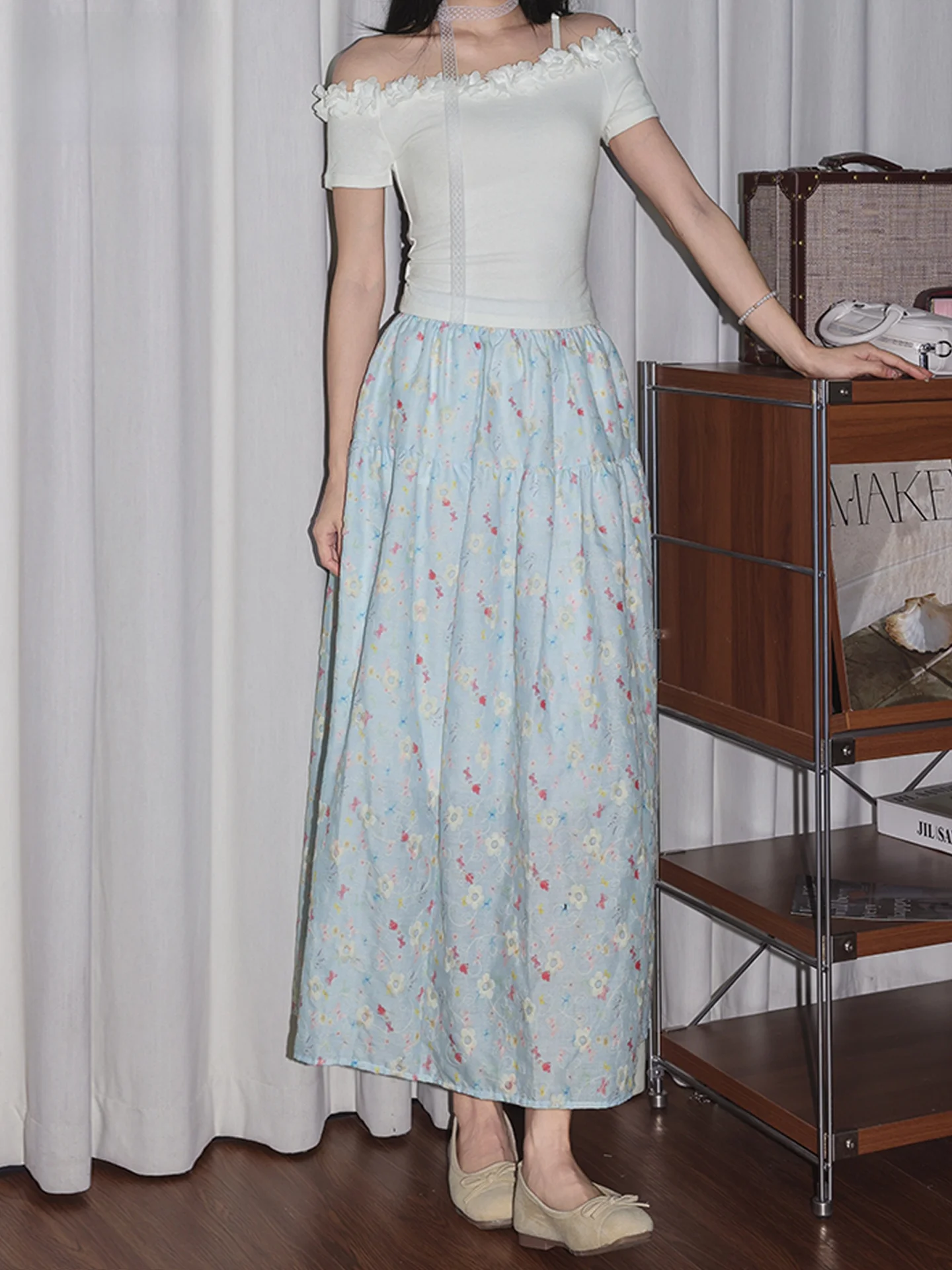 Blue Gentle Elegant Design Floral Embroidery Loose Women's Skirt Summer New Style Casual High Waist A-Line Midi Cake Skirt
Blue Gentle Elegant Design Floral Embroidery Loose Women's Skirt Summer New Style Casual High Waist A-Line Midi Cake Skirt