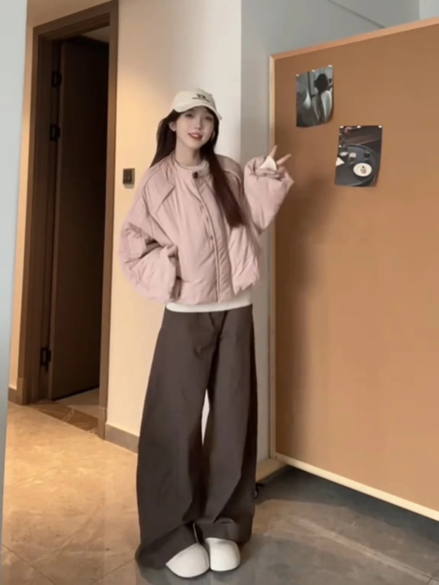 Winter New Pink Flower Bud Short down Cotton Jacket Women's Thick Warm Stylish Outerwear Coat Straight Cut Style Long Sleeve
Winter New Pink Flower Bud Short down Cotton Jacket Women's Thick Warm Stylish Outerwear Coat Straight Cut Style Long Sleeve