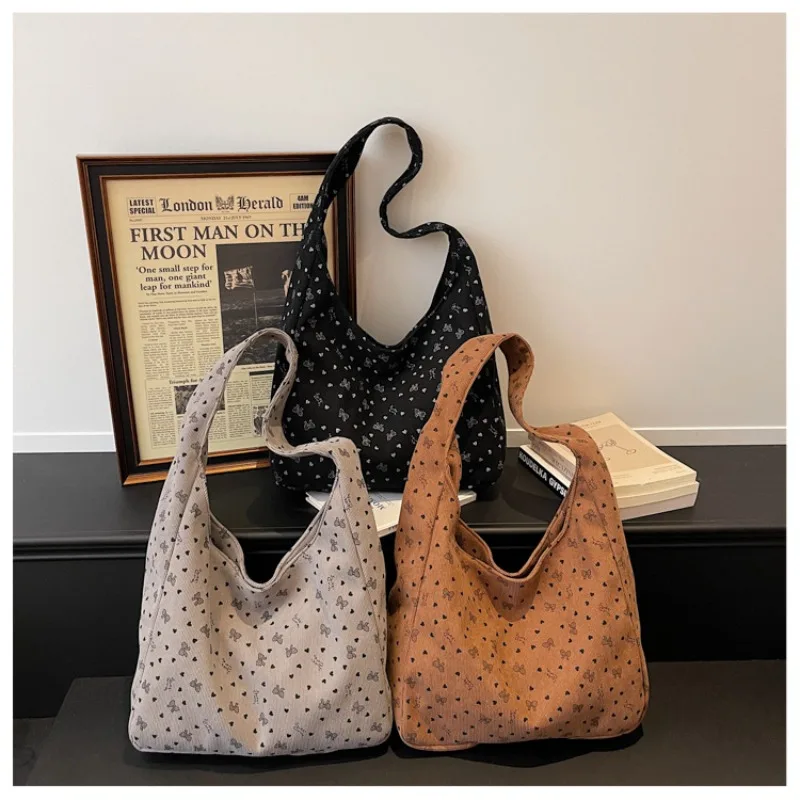 Fabric Shoulder Bag Fixed Shoulder Strap Design Fashionable Large-capacity Tote Bag Versatile Simple Portable Tote Bag
Fabric Shoulder Bag Fixed Shoulder Strap Design Fashionable Large-capacity Tote Bag Versatile Simple Portable Tote Bag