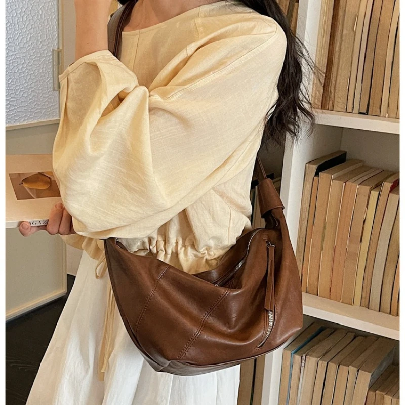 Vintage Pu Leather Shoulder Bag for Women 2026 New High Quality Woman Crossbody Bag Fashion Brand Designer Large Female Handbags
Vintage Pu Leather Shoulder Bag for Women 2026 New High Quality Woman Crossbody Bag Fashion Brand Designer Large Female Handbags